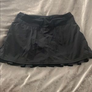lululemon black skirt